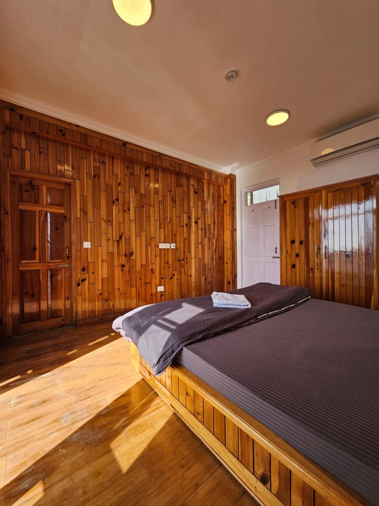 Young Monk Hostel & Cafe Dharamkot McLeod Ganj Luaran gambar