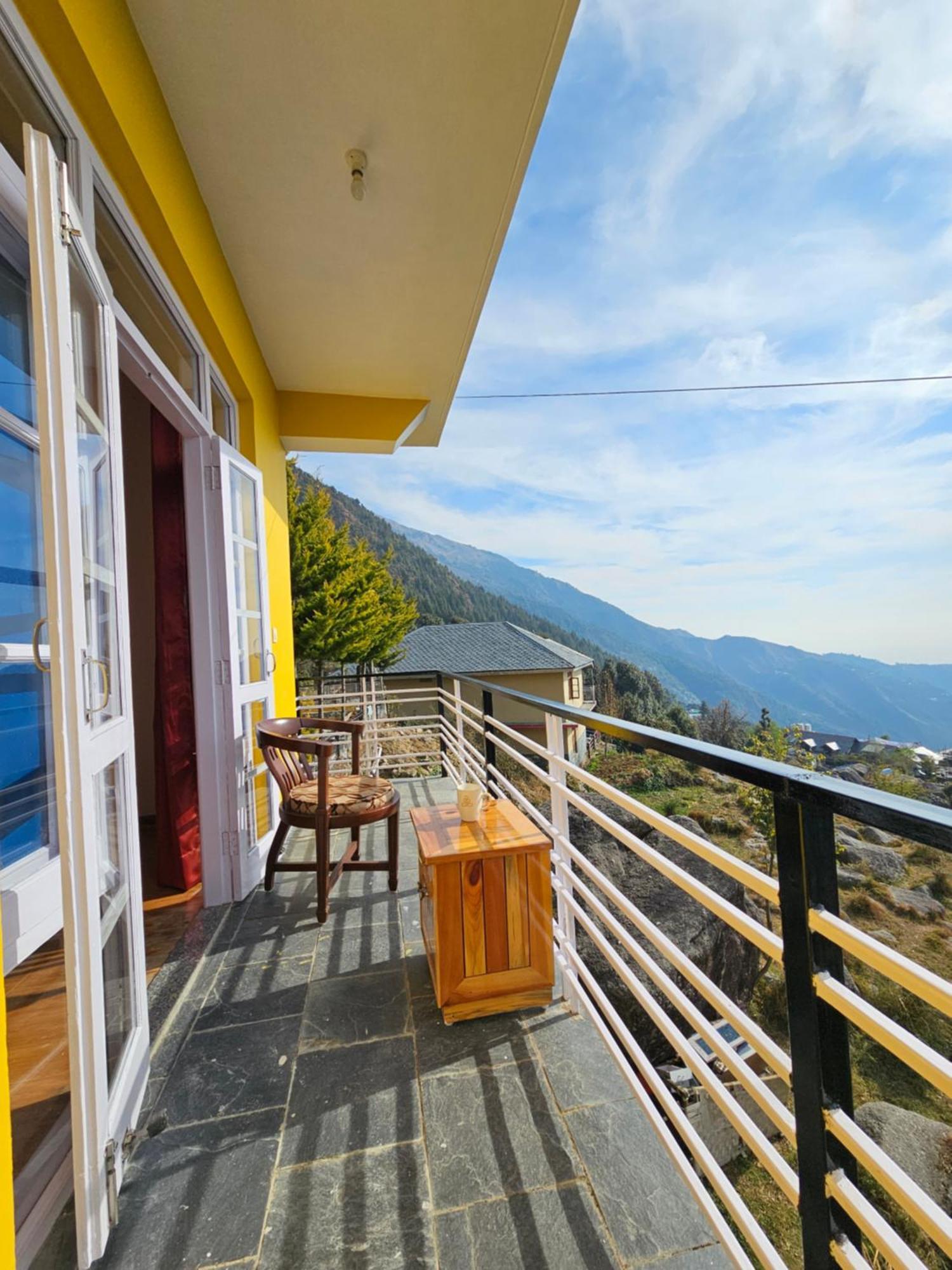 Young Monk Hostel & Cafe Dharamkot McLeod Ganj Luaran gambar